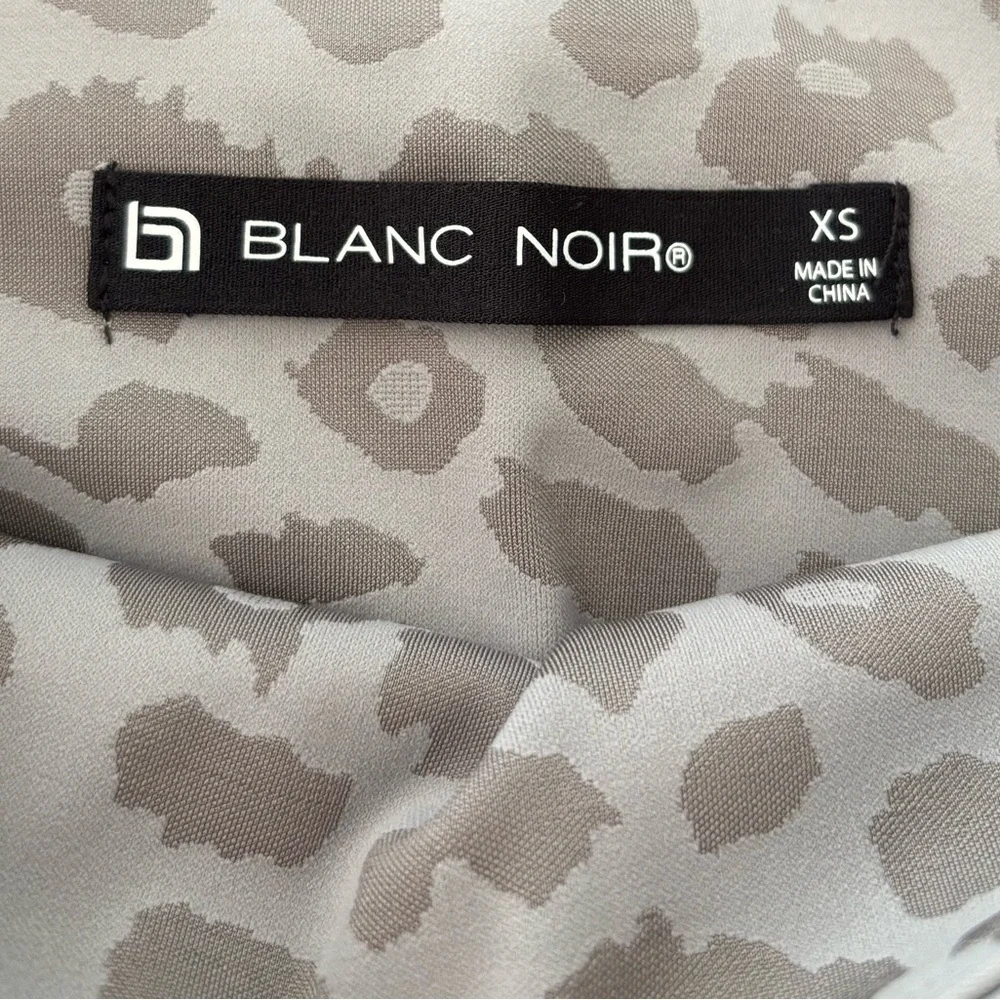 Blanc Noir Bike Shorts YOLO Gray Animal Print Leopard Pockets Womens Size XS